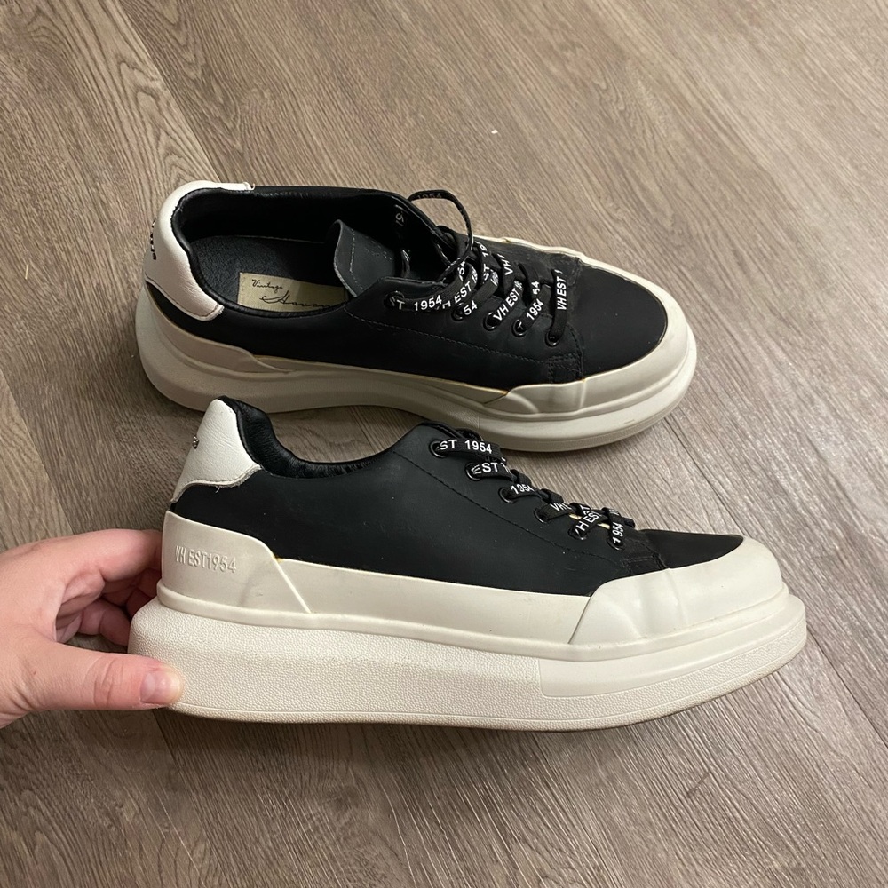 Vintage Havana black & white platform sneakers size 9